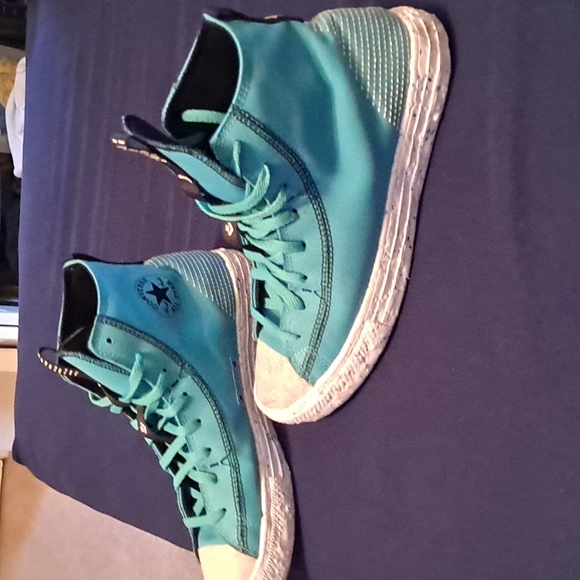 Converse - Picture 1 of 4